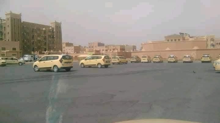 مهنيو سيارات الأجرة الكبيرة بزاكورة يشتكون التهميش ويطالبون بتأهيل المحطة