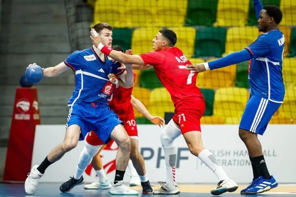 فرار 5 لاعبين من المنتخب المغربي لليد يثير شبهة “شبكة للهجرة”.. ومطالب بالتحقيق مع الجامعة