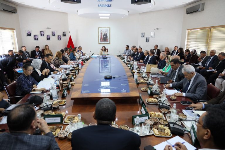 الدريوش تدعو لدعم الحلول العلمية لمواجهة تأثير التغيرات المناخية على الصيد البحري